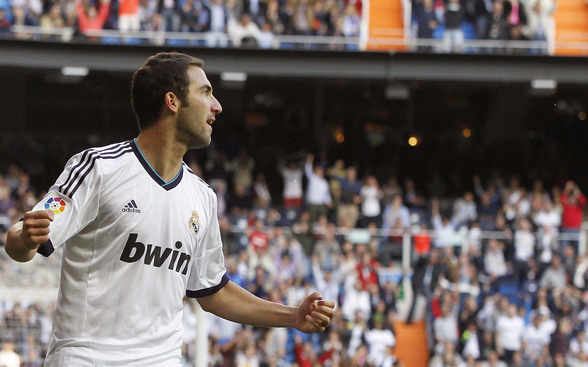 pg模拟器：克罗斯训练场再现魔幻瞬间 逆天台阶倒向颠球引全球热议-第2张图片-pg模拟器-pg电子模拟器-pg试玩游戏官网